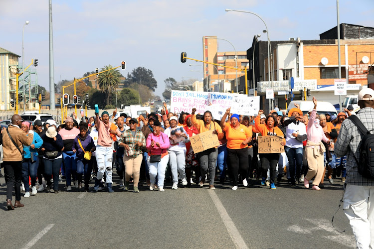 Residents of Wattville have come out in numbers to protest outside the Benoni magistrate's court where Ntokozo Zikhali is appearing. Zikhali has been acquitted of the murder of Bokgabo Poo.