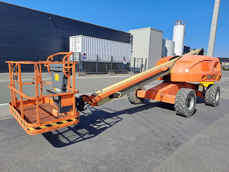 Picture of a JLG 400S