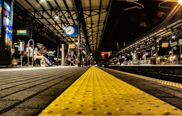 Fuga dai binari...arriva il treno! di Mark_Bert_ph