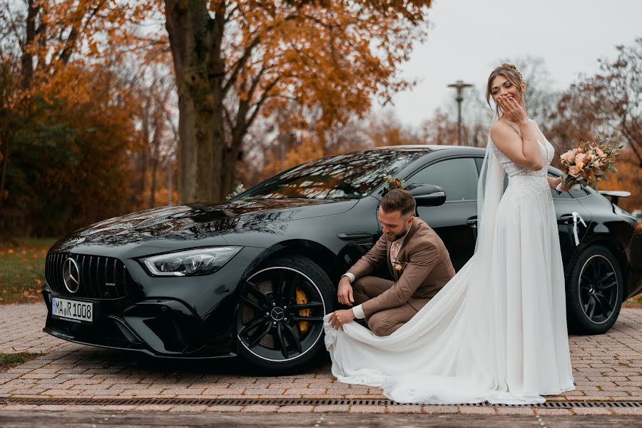 Wedding photographer Mikhail Laryanovskiy (media-arts). Photo of 27 March