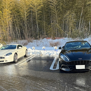 DB9 クーペ