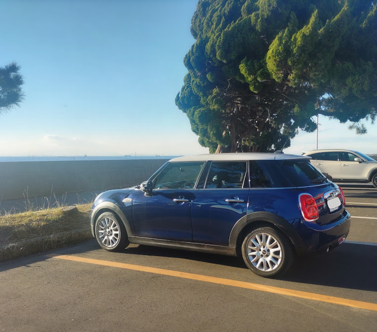 ミニクーパーのMINI・ミニクーパー・ミニクーパーF55・ミニ5ドア・木更津の鳥居崎海浜公園に関するカスタム事例の投稿画像2枚目