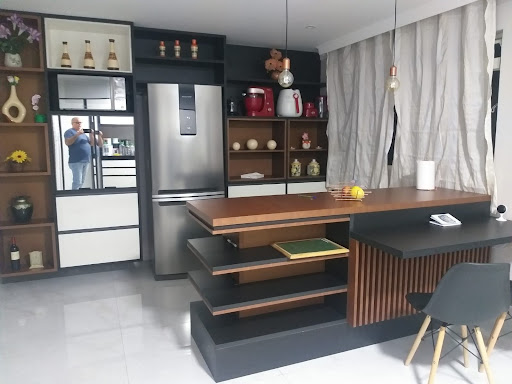 Sobrado com 3 dormitórios à venda, 315 m² por R$ 1.065.000,00 - Vila Galvão - Guarulhos/SP