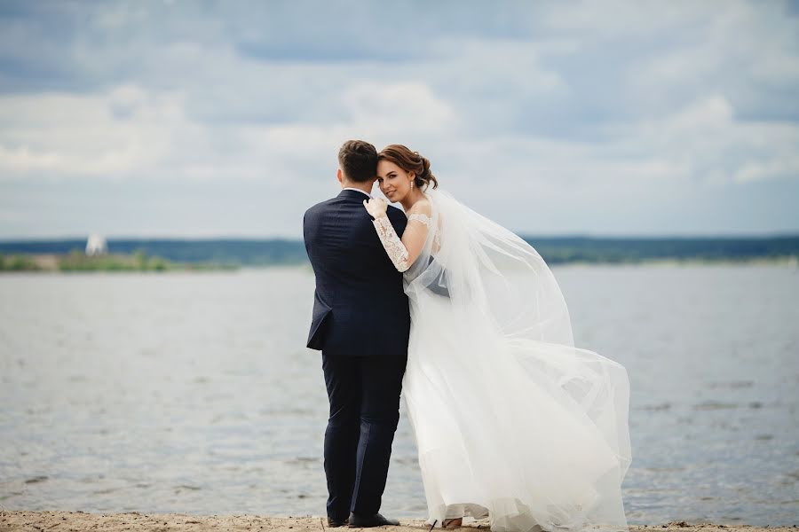 Fotógrafo de casamento Aliya Akhmadeeva (bonya555). Foto de 24 de julho 2019