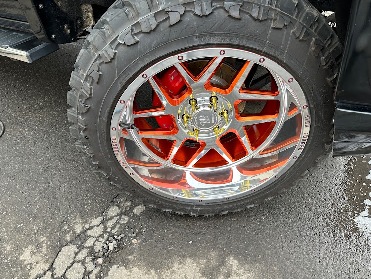 シルバラードのピックアップトラック・洗車、コーティング・覇王ホイール・洗車に関するカスタム事例の投稿画像4枚目
