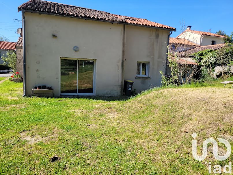 Vente maison 5 pièces 169 m² à Parthenay (79200), 108 000 €