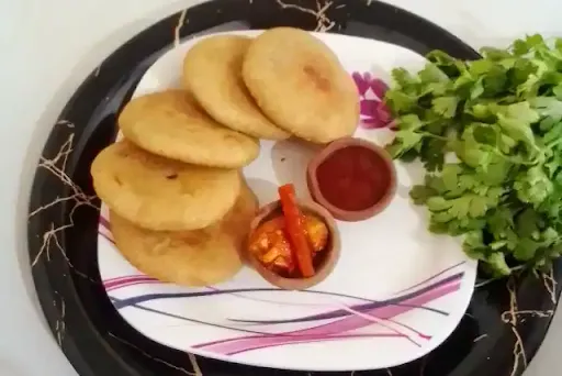 Matar Kachori [4 Pieces, Serves 1]