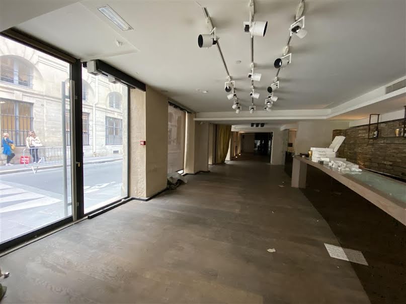 Location  locaux professionnels  220 m² à Paris 1er (75001), 21 151 €