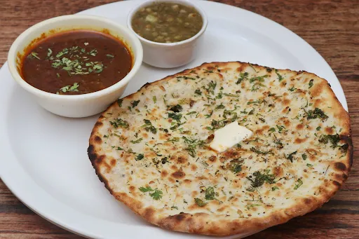 Chole With Aloo Kulcha