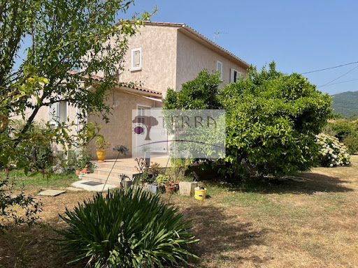 House with garden and terrace 1