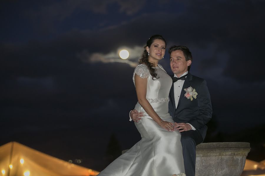 Wedding photographer Diego Granja (weddingimagesec). Photo of 24 October 2018