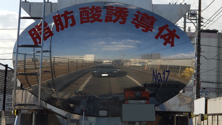 MX-30のタンクローリーに映る愛車に関するカスタム事例の投稿画像1枚目