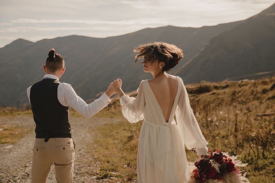 Wedding photographer Arina Krasnikova (arinak). Photo of 11 April 2019