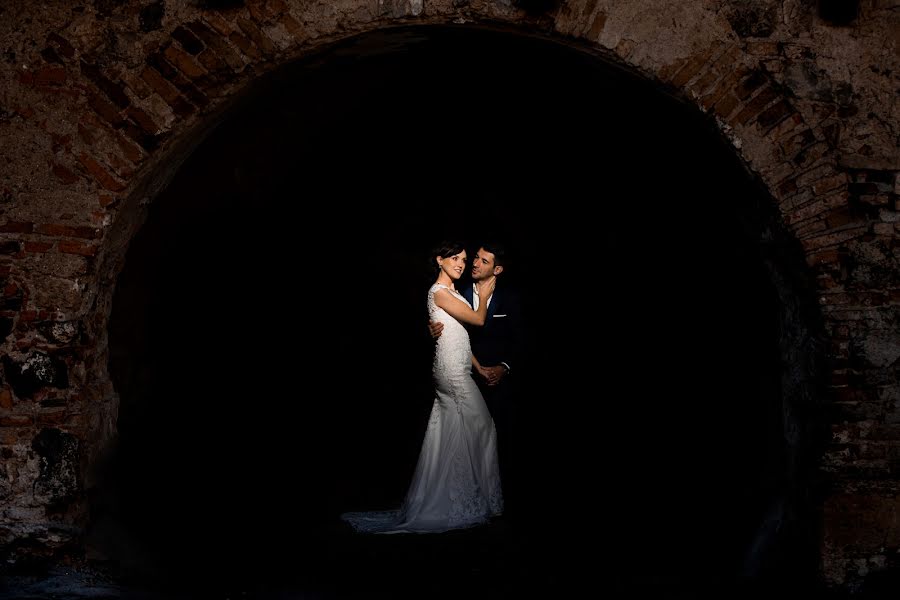 Wedding photographer Andreea Ionita (deeafotostudio). Photo of 7 October 2021