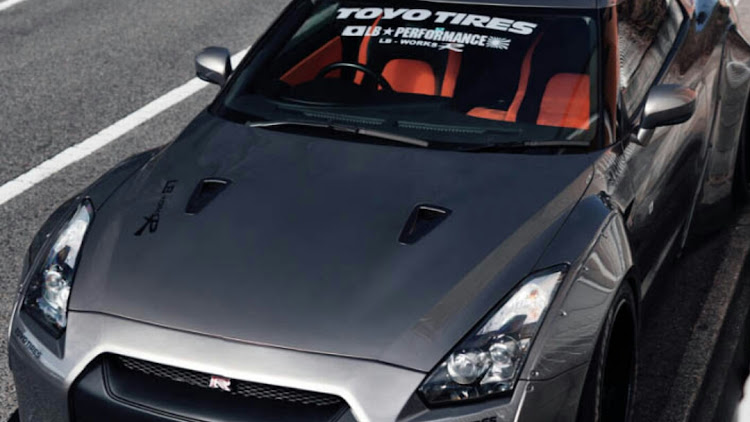 スカイライン GT-Rの車高調整・マフラー交換・ドライブ・カスタムに関するカスタム事例の投稿画像1枚目