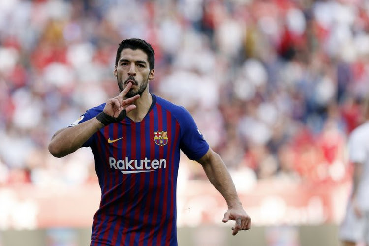 🎥 Luis Suarez verlaat trainingscentrum Barcelona in tranen