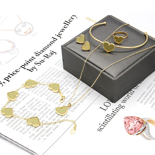 Title 6, CARLIDANA Luxury Design Five Leaf Flower Bracel...