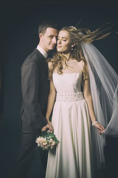 Wedding photographer Roman Zolotukhin (kadroman). Photo of 15 December 2015