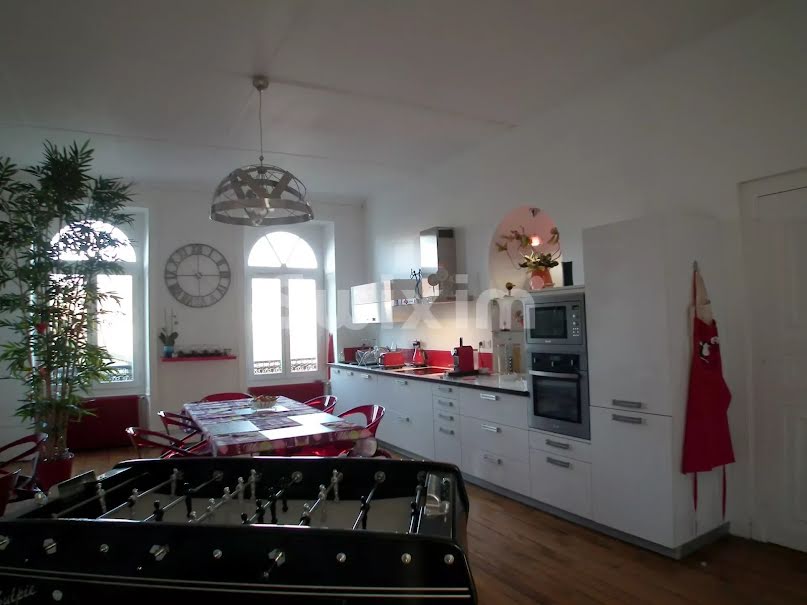 Vente appartement 4 pièces 144 m² à Lons-le-Saunier (39000), 315 000 €