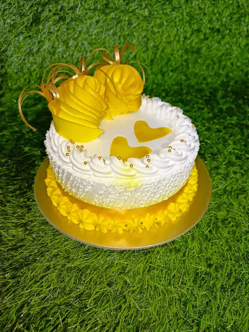 Golden Pineapple Cake [Serves 5]