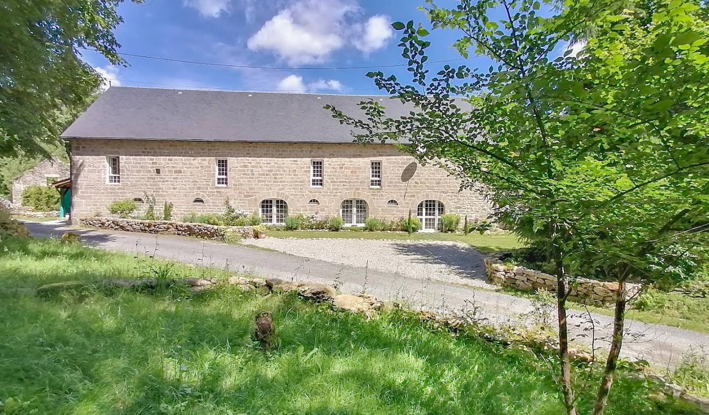 Propriété avec jardin Saint-Hilaire-les-Courbes