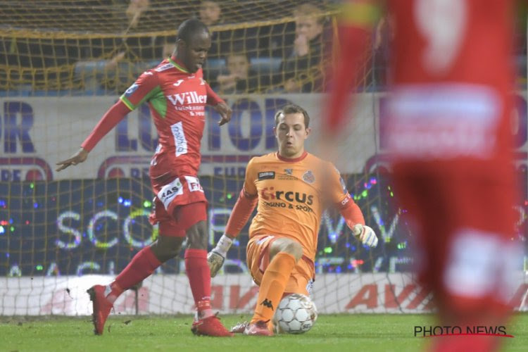 KV Oostende speelt met vuur, maar spoelt Coucke-kater door met winst dankzij Kerstman Roef
