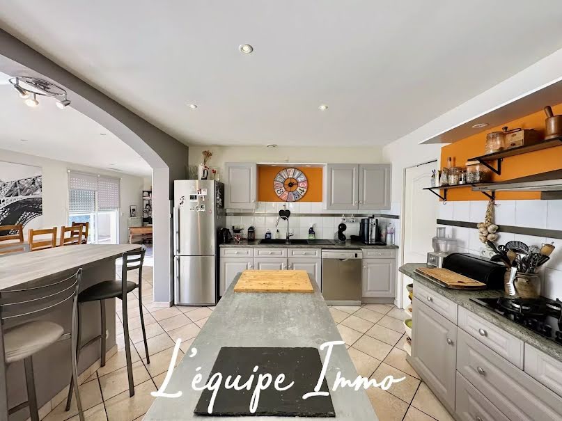 Vente maison 6 pièces 154 m² à L'Isle-Jourdain (32600), 450 000 €