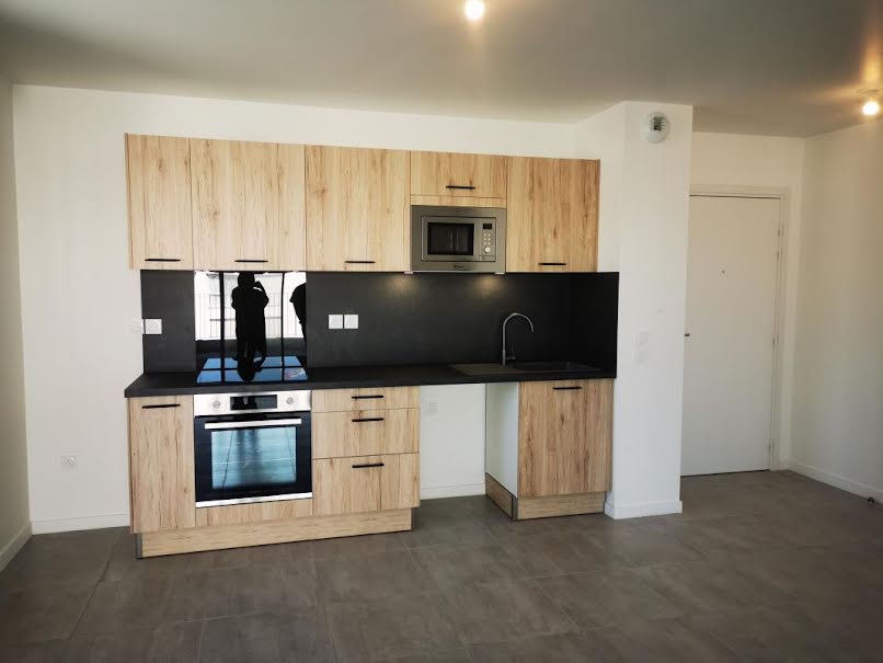 Location  appartement 3 pièces 61 m² à Cenon (33150), 950 €