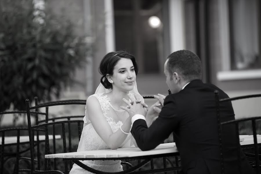 Wedding photographer Iulian Sofronie (iuliansofronie). Photo of 11 June 2015