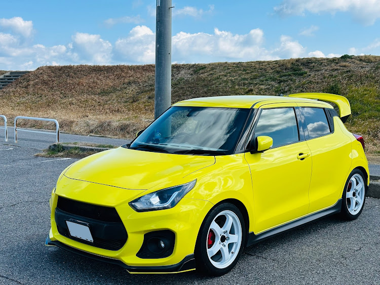 スイフトスポーツのzc33s スイフトスポーツ・ドライブ・SWK WRウイングに関するカスタム事例の投稿画像1枚目