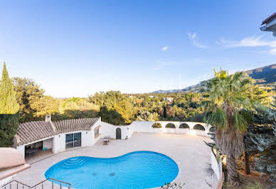 House with pool and garden 3