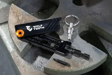 Wolf Tooth 6-Bit Hex Wrench Multi-Tool with Keyring alternate image 3