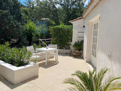 Villa with pool 4