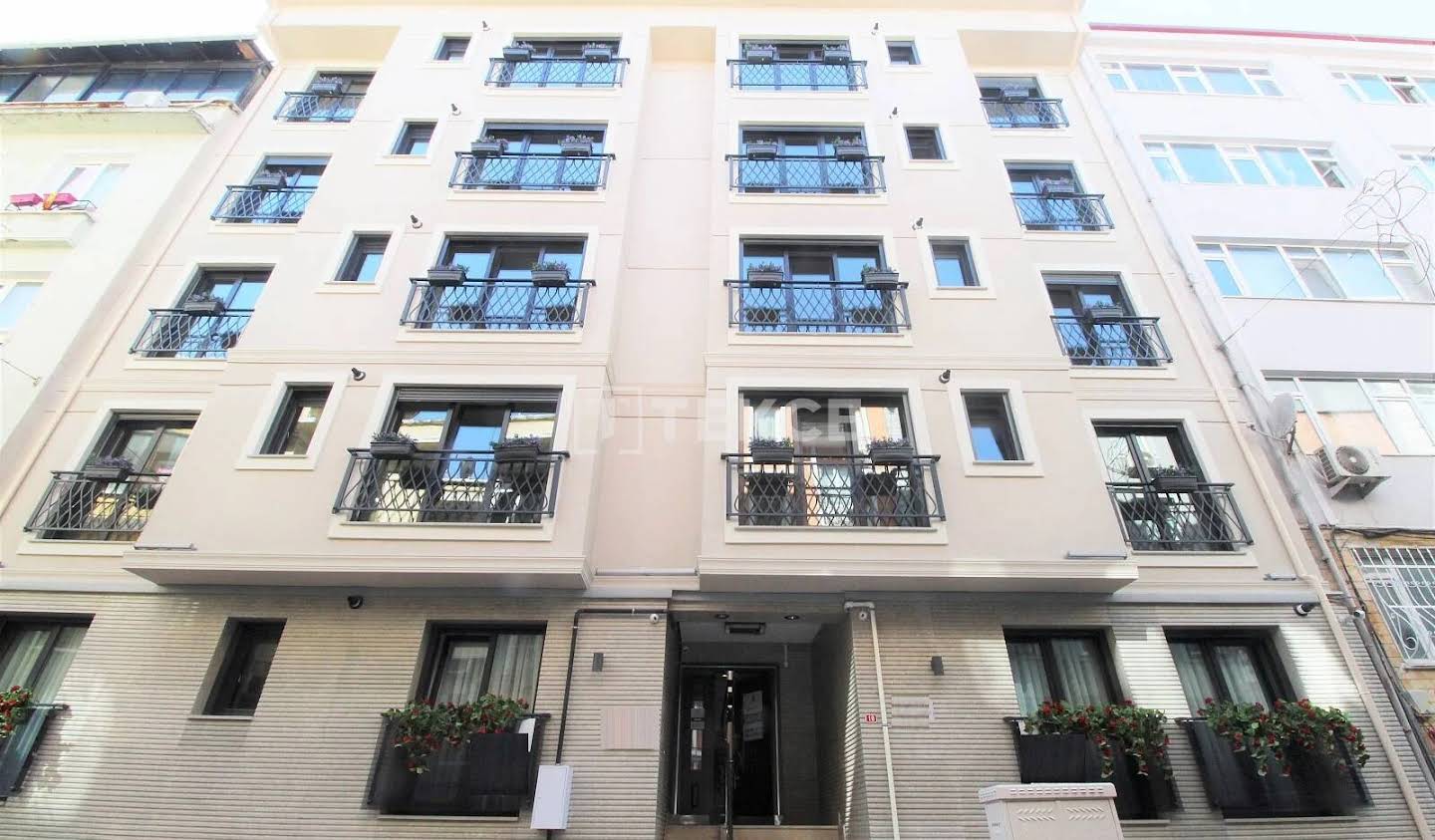 Apartment with terrace İstanbul