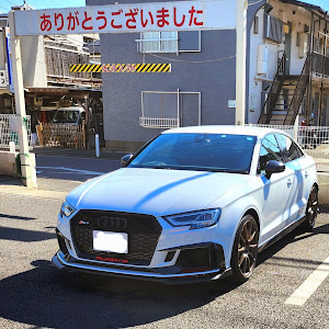 RS3 セダン