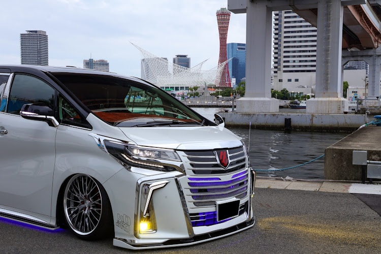 アルファードの神戸📸活・闇取引第一弾・仲間に感謝✨・出遅れたお題に関するカスタム事例の投稿画像7枚目