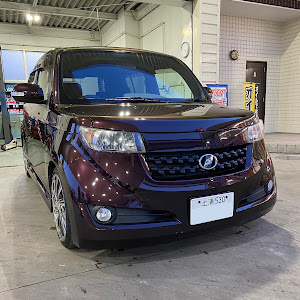 bB QNC21