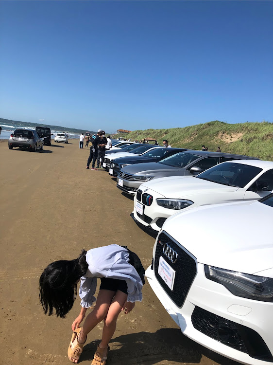 ミニジョンクーパーワークスのオフ会・MINI・千里浜なぎさドライブウェイ・ジョンクーパーワークスに関するカスタム事例の投稿画像3枚目
