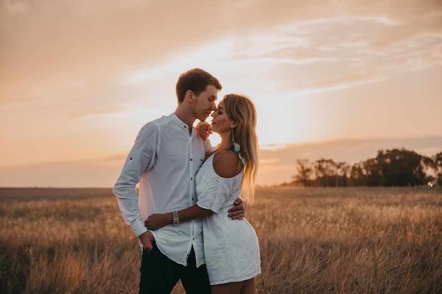 Wedding photographer Ekaterina Tarabukina (ktarabukina). Photo of 14 September 2020