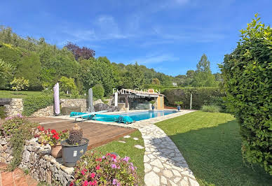 Maison avec piscine et terrasse 1