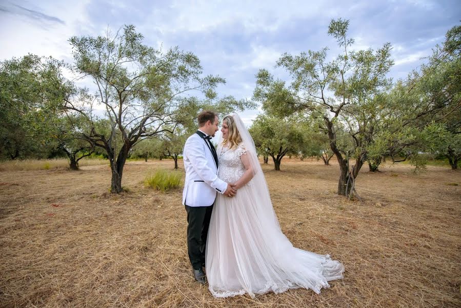 結婚式の写真家Odysseys Dragatogiannis (dragatogiannis)。2019 6月19日の写真