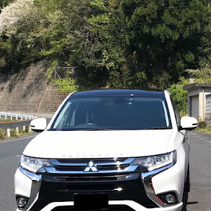 アウトランダーPHEV GG2W