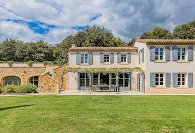 House with pool and garden 3