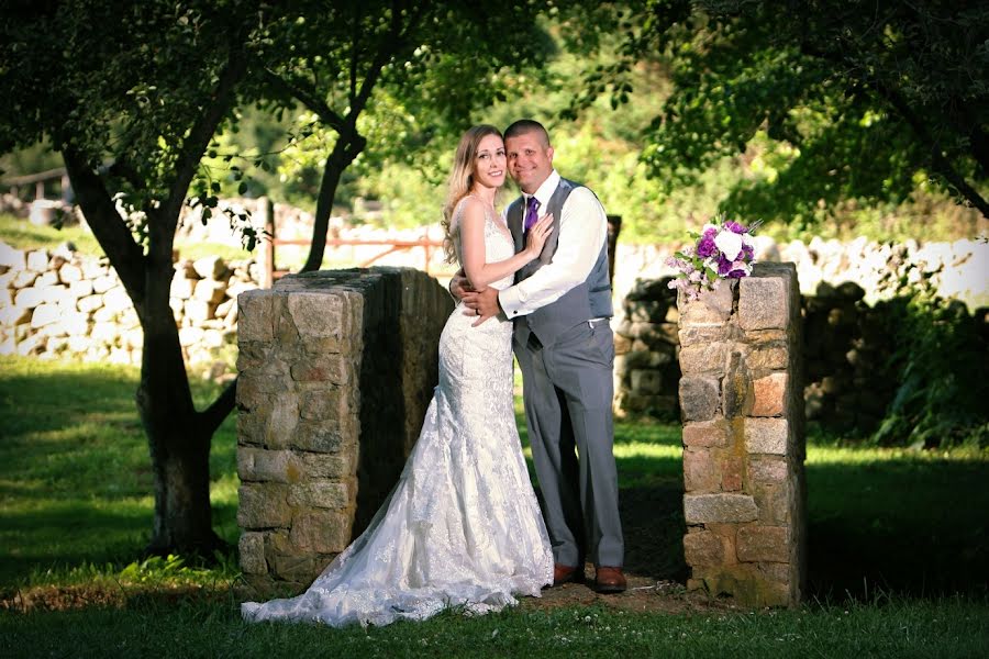 Fotografo di matrimoni Sandro Gomez (sandrogomez). Foto del 7 settembre 2019