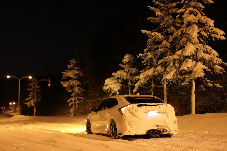 シビックの北海道・冬タイヤ・パウダースノー・雪道・深夜に関するカスタム事例の投稿画像1枚目