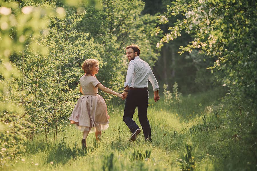 Fotografo di matrimoni Elina Shumkova (ellina-sh). Foto del 9 giugno 2015