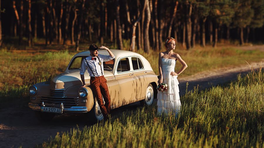 Wedding photographer Yaroslav Belousov (yarbel). Photo of 11 January 2015