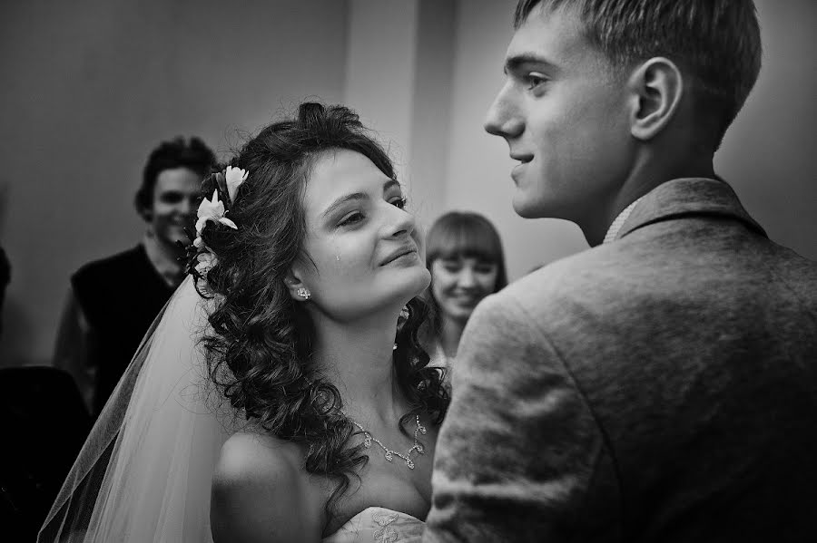 Wedding photographer Yuriy Myasnyankin (uriy). Photo of 12 May 2014