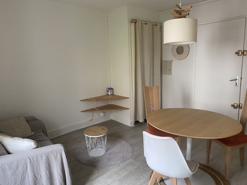 Location meublée appartement 2 pièces 27 m² à Annonay (07100), 430 €