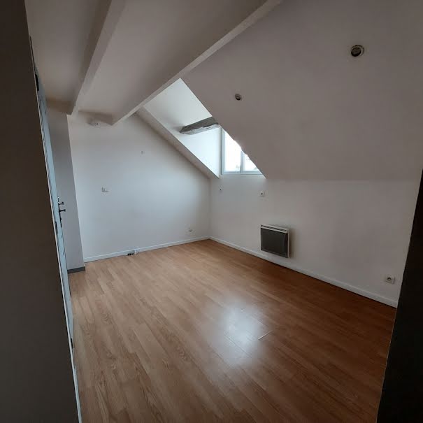 Location  appartement 2 pièces 25.46 m² à Luzarches (95270), 578 €